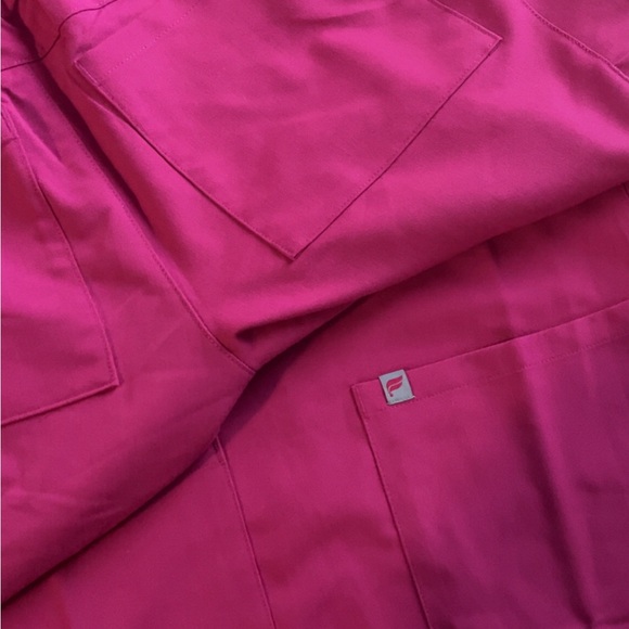 Fabletics Hibiscus Scrub SET Top & Bottom - Picture 3 of 4